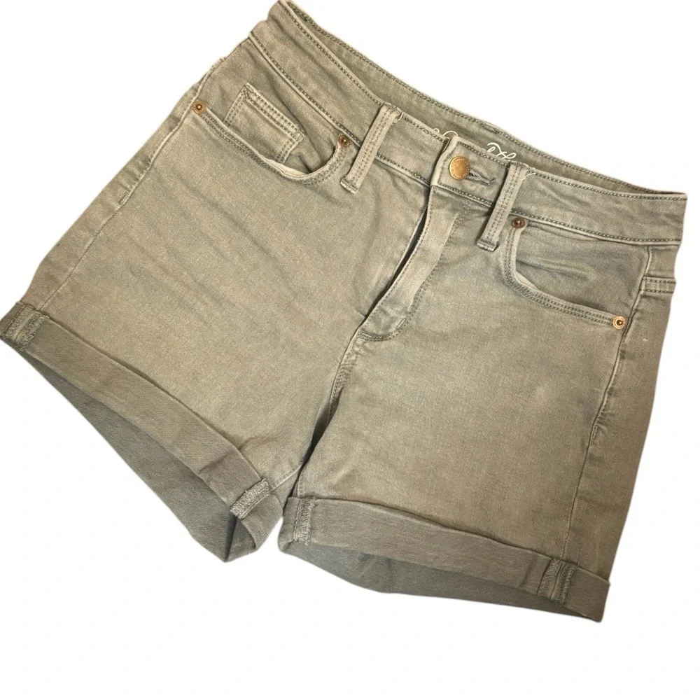 UNIVERSAL THREAD High Rise Midi Olive Green Cuff Stretch Jean Shorts SZ 25 EUC